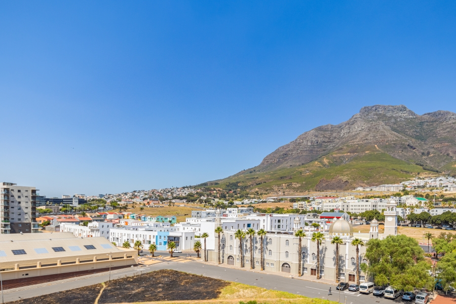 1 Bedroom Property for Sale in Zonnebloem Western Cape